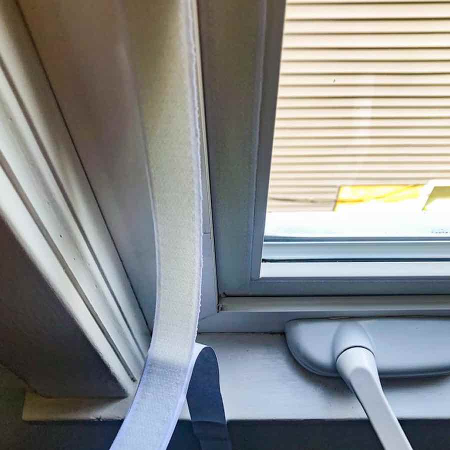Velcro Window Screens - Standard Mesh, 100cm x 100cm | 39' x 39', image 9